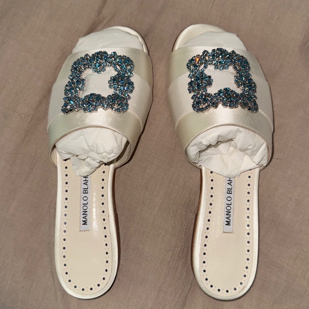 MANOLO BLAHNIK Martamod bridal sandals 38 Hangisi